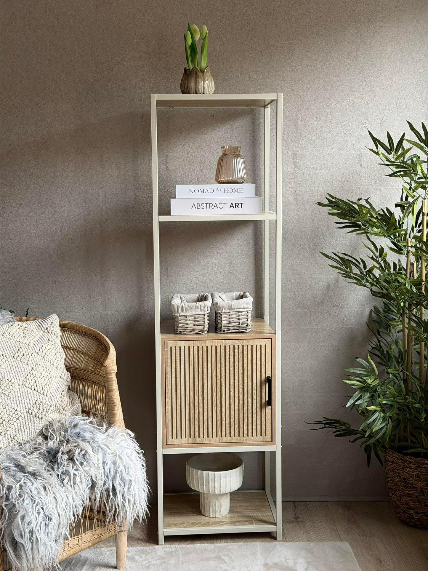 Reol med hylder og skab - Off white