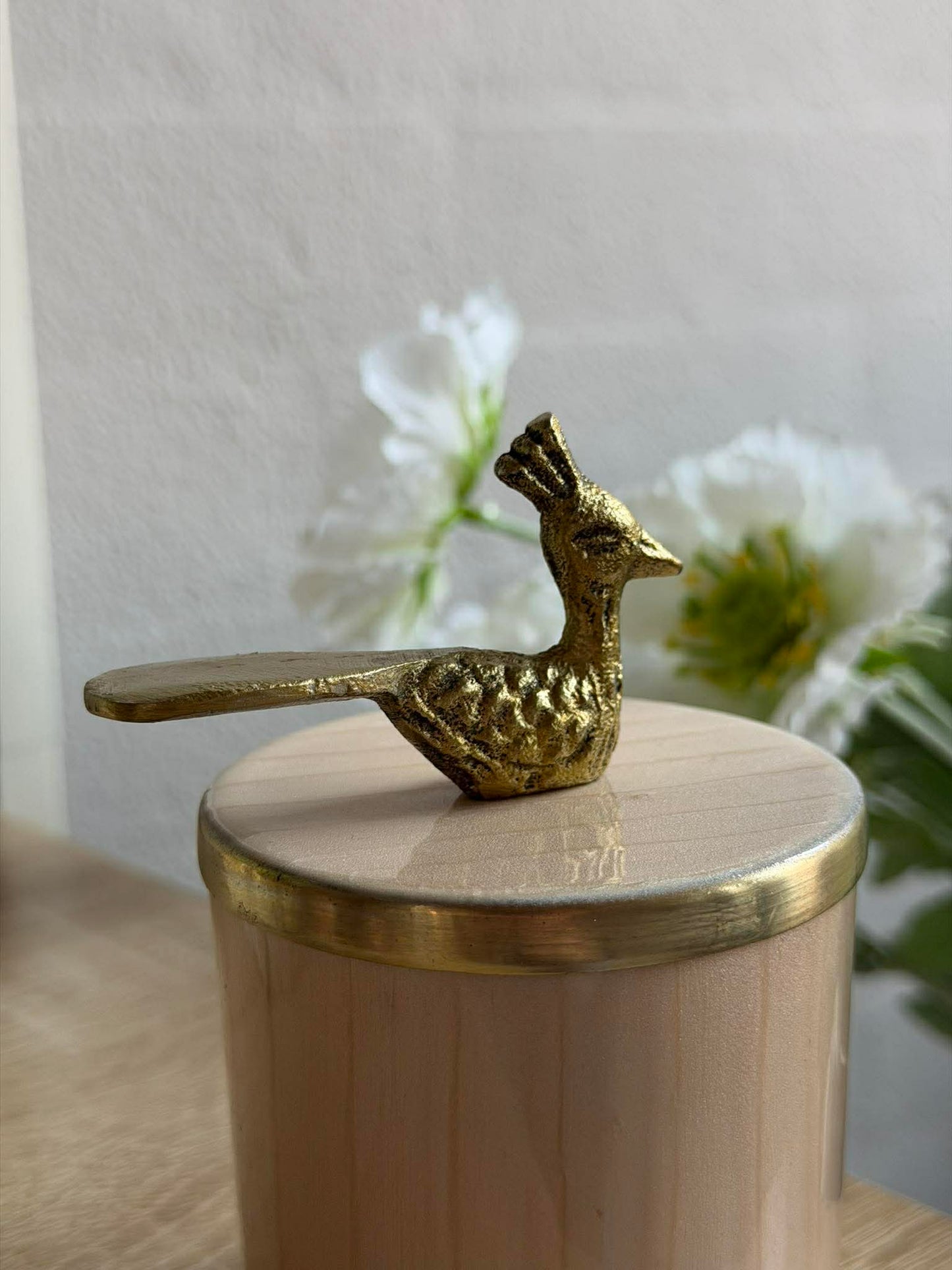 Krukke med låg – Beige med fugl i guld