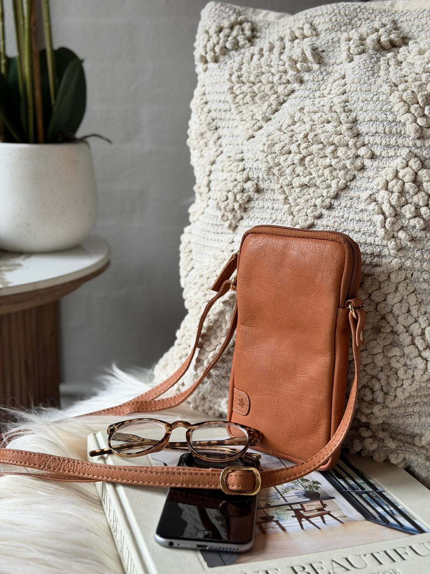 Mobiltaske Misse - Cognac / gold