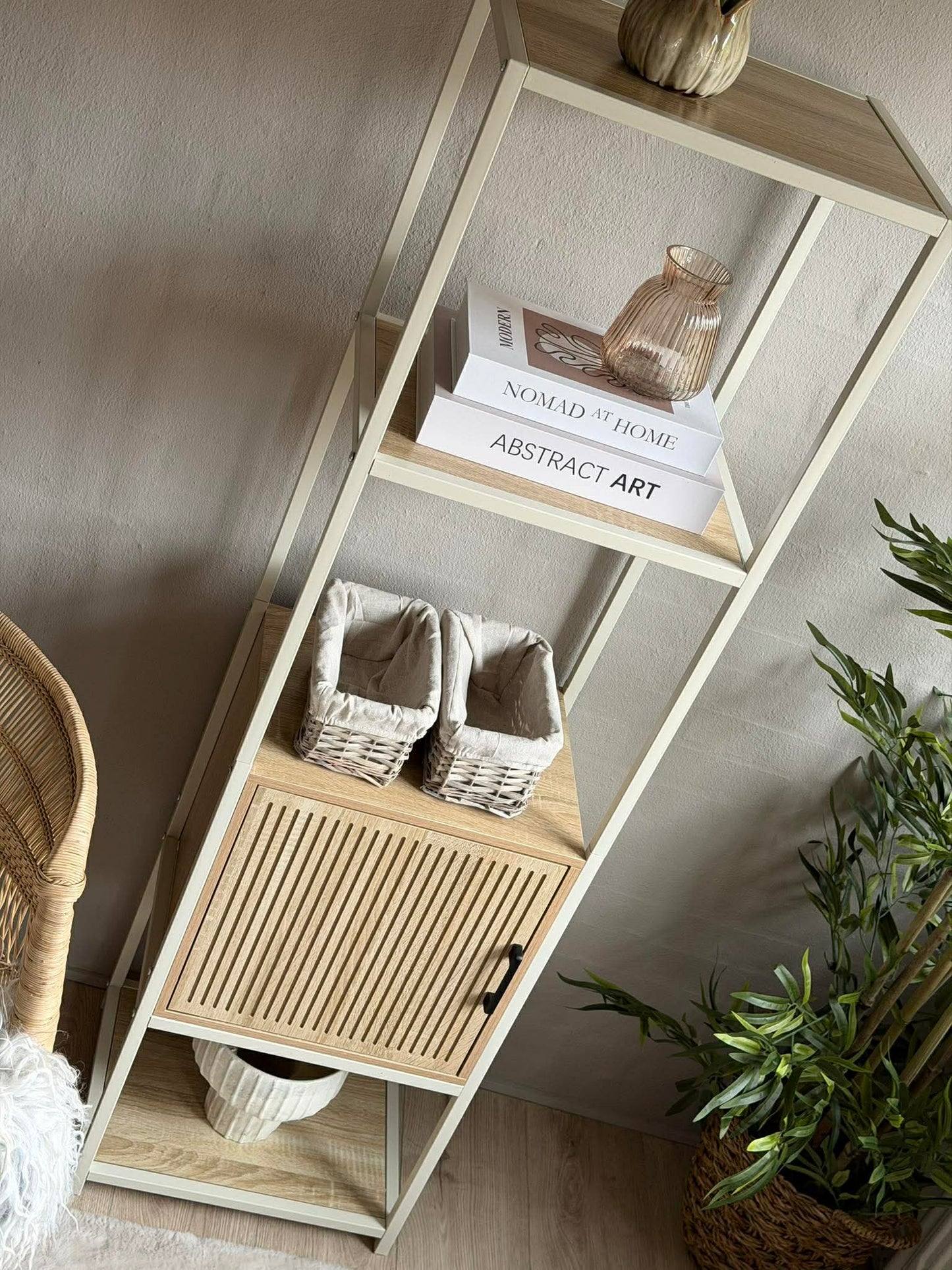 Reol med hylder og skab - Off white