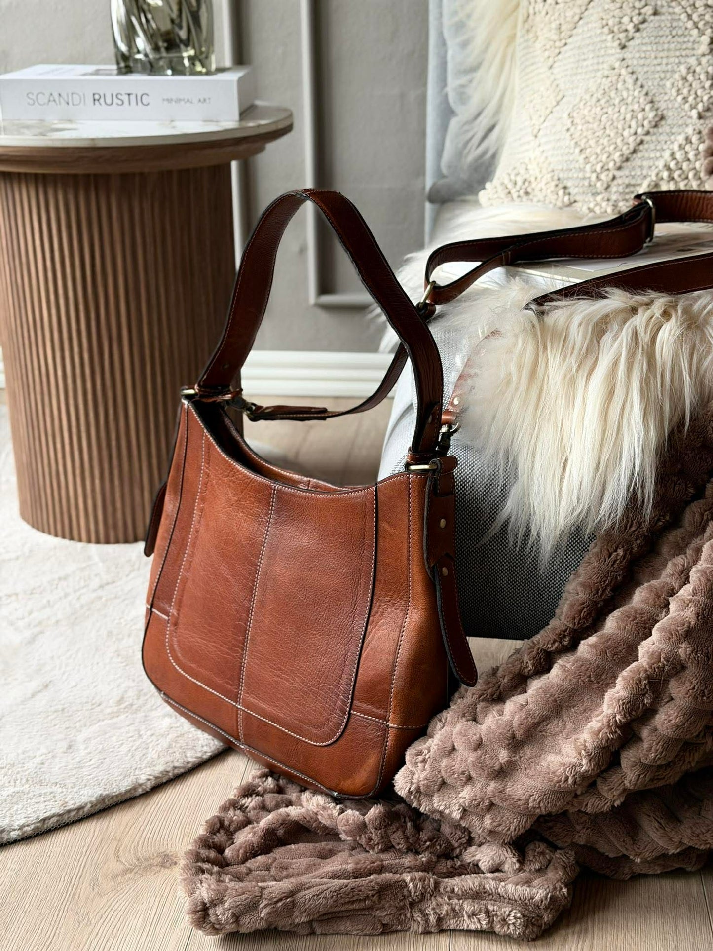 Skuldertaske Neri Small - Walnut