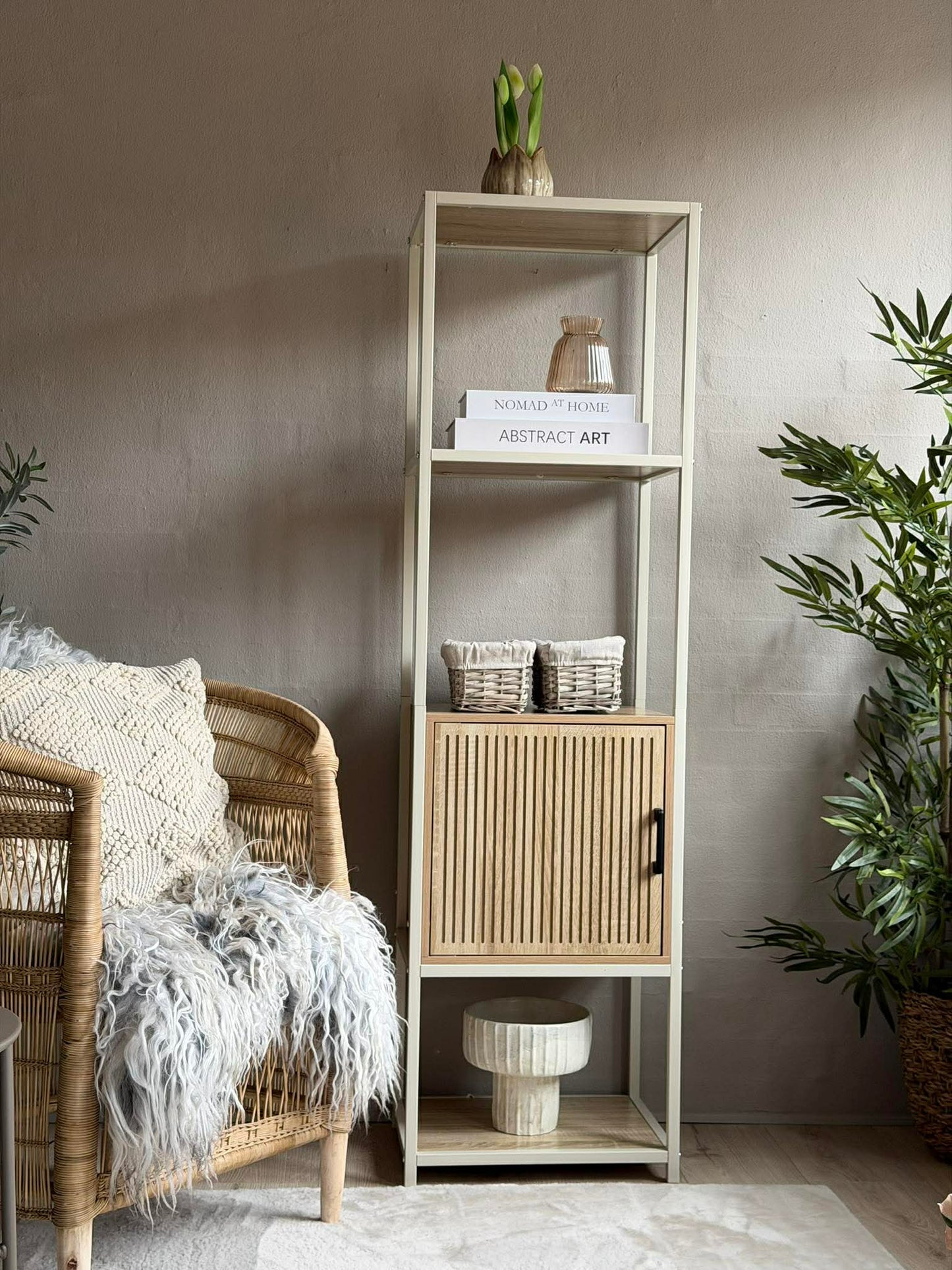 Reol med hylder og skab - Off white