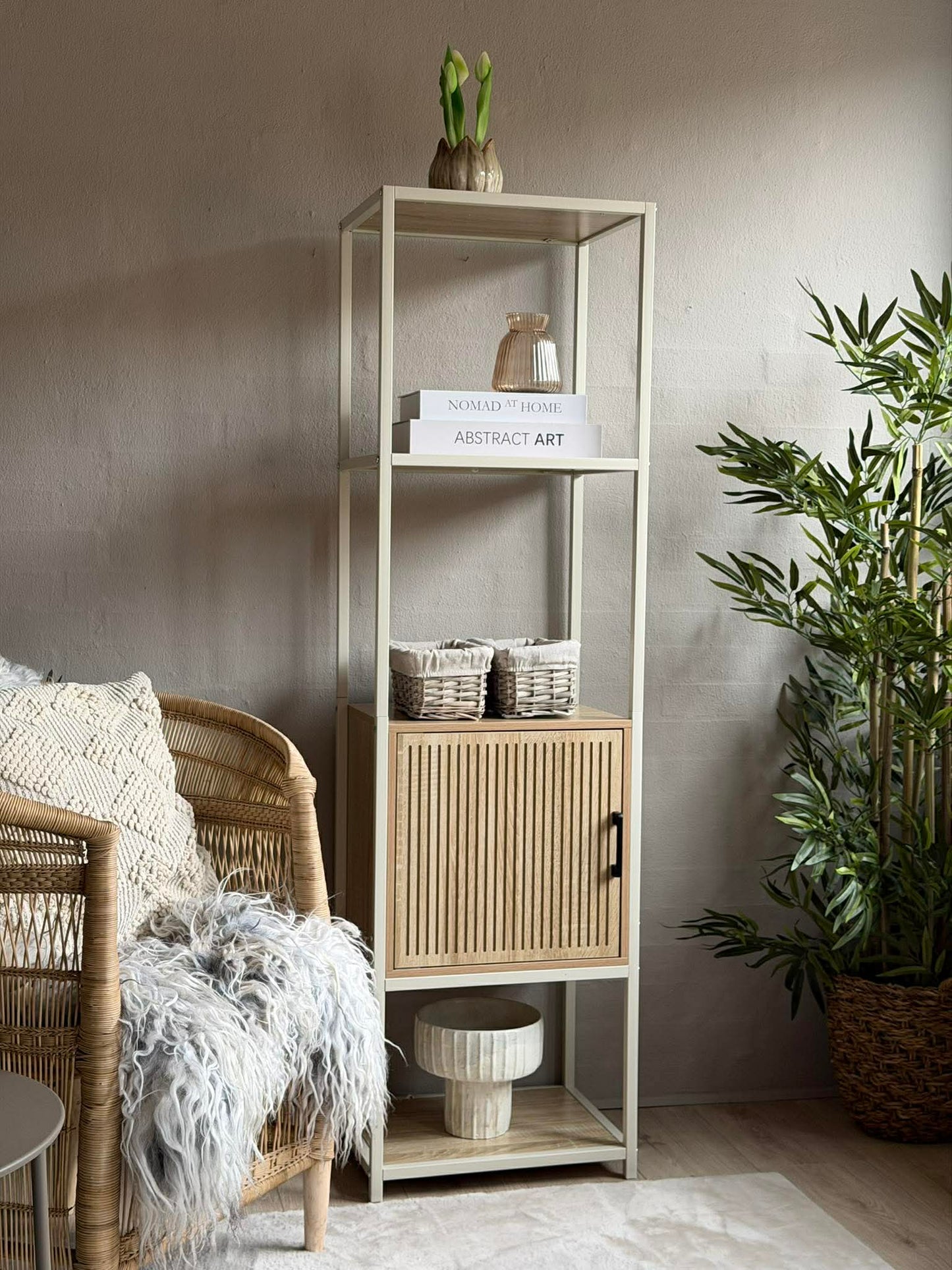 Reol med hylder og skab - Off white
