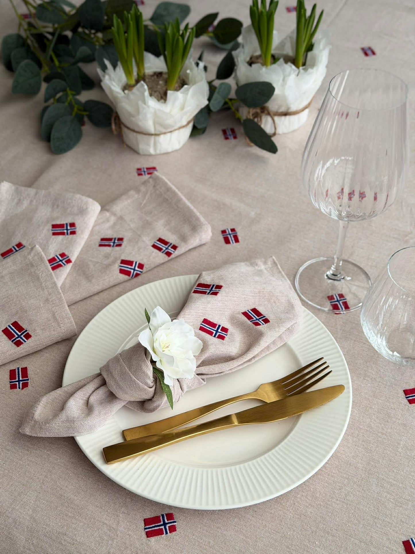 Dug med Norske Flag broderi - Flere størrelser