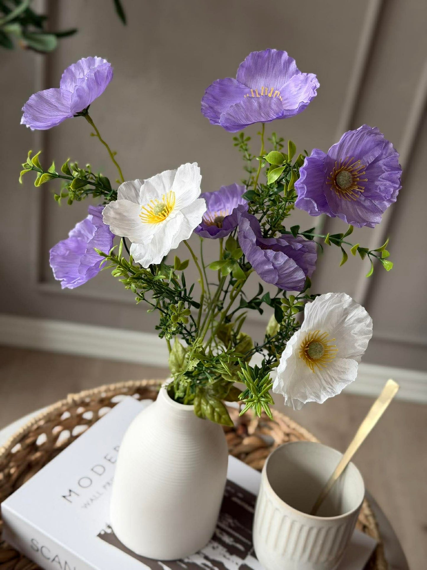 Blomster i hvid vase - Flere farver