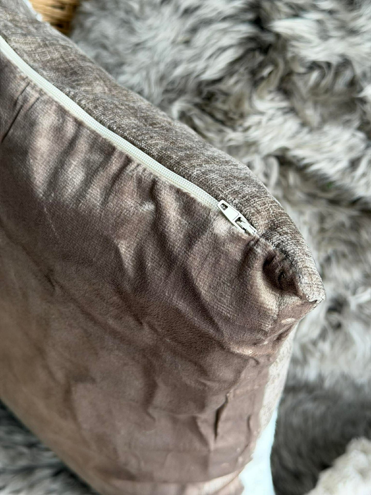 Pude med fyld 45x45 cm - Chenille