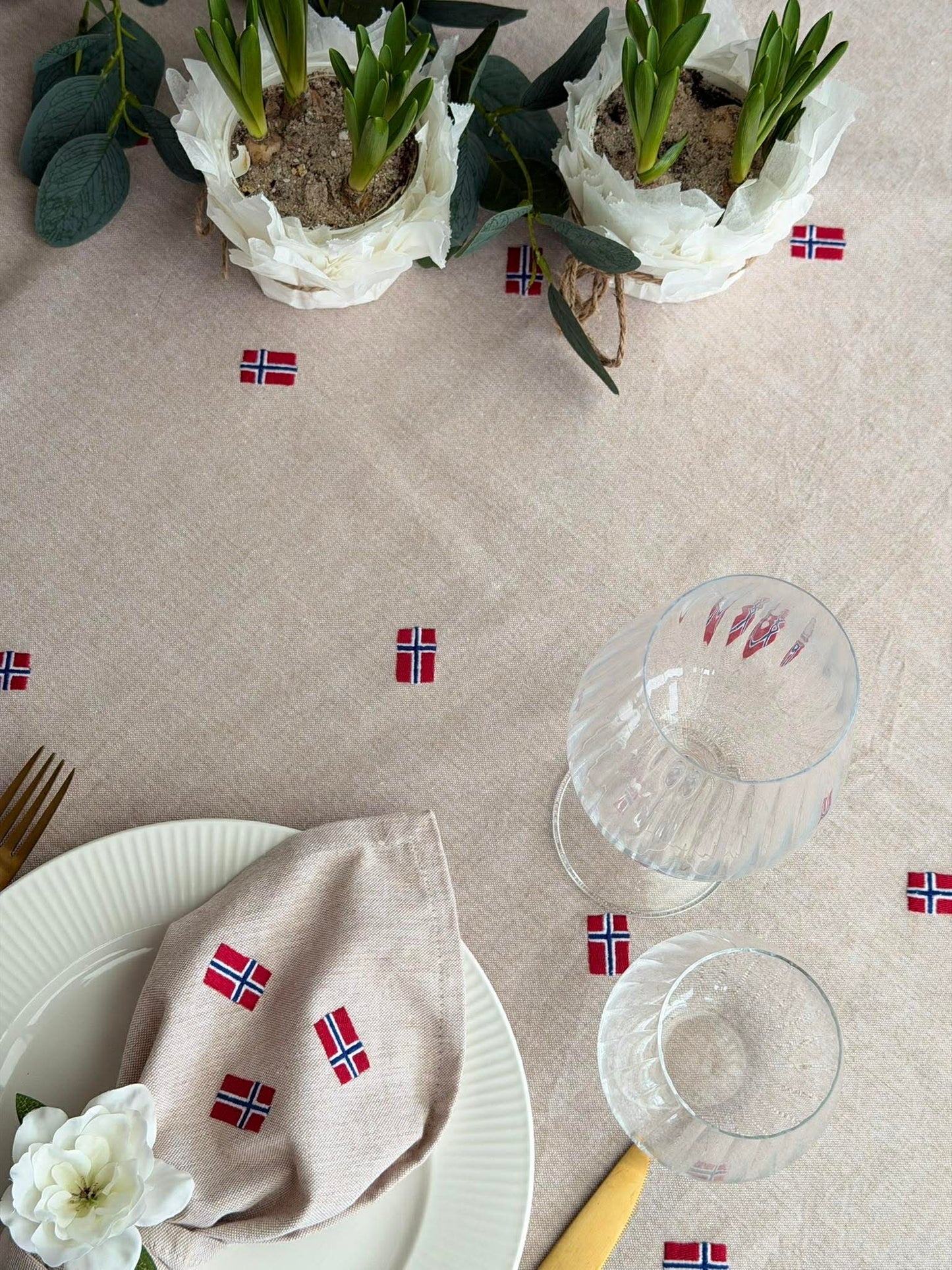 Dug med Norske Flag broderi - Flere størrelser