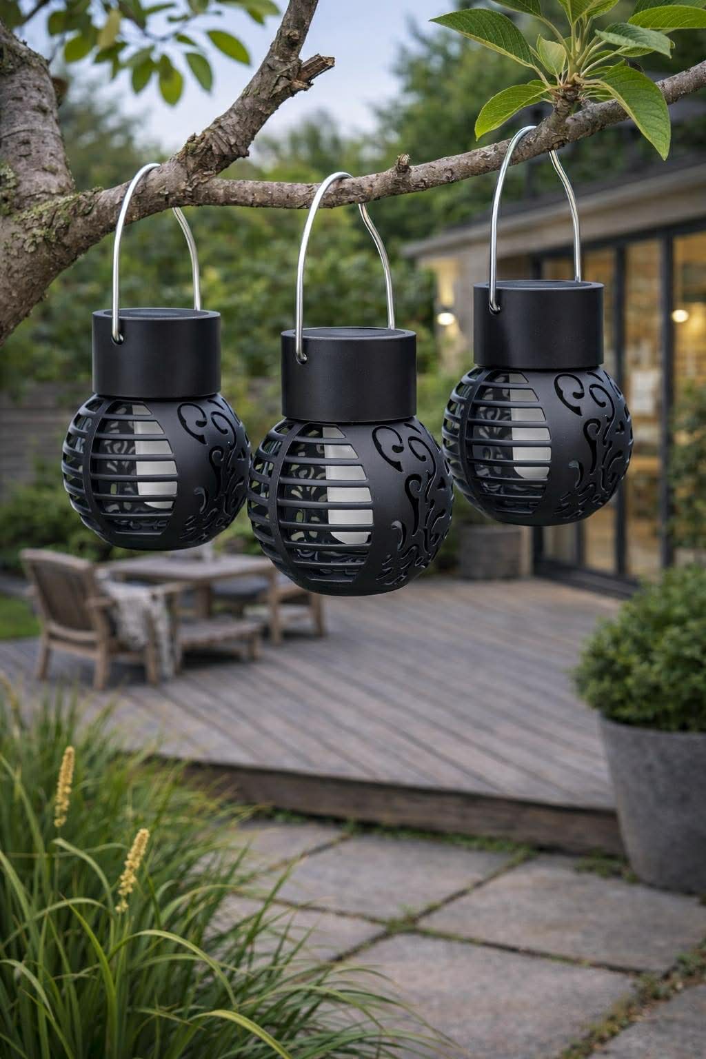 Lanterne med solceller - Saga black