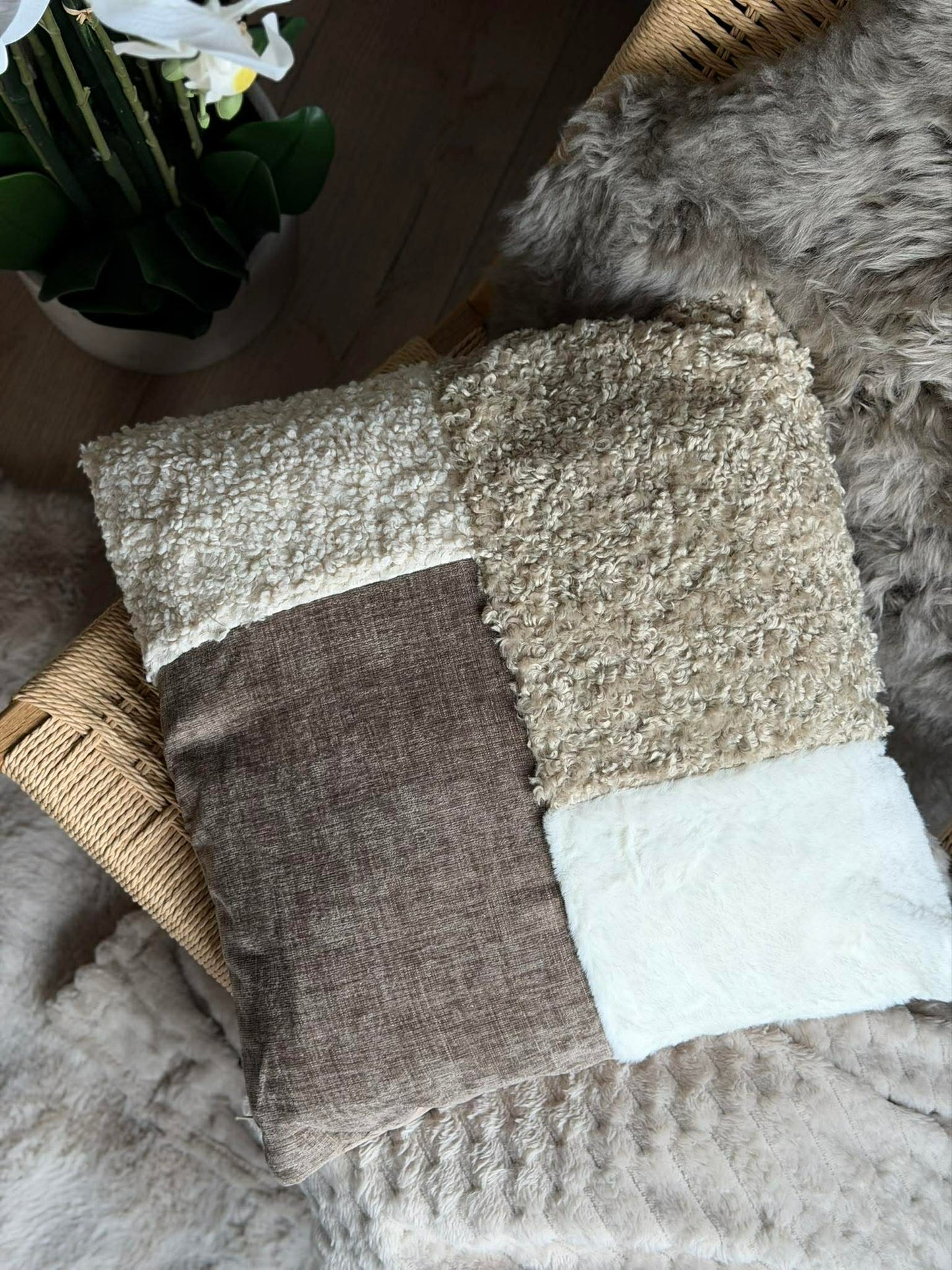 Pude med fyld 45x45 cm - Chenille