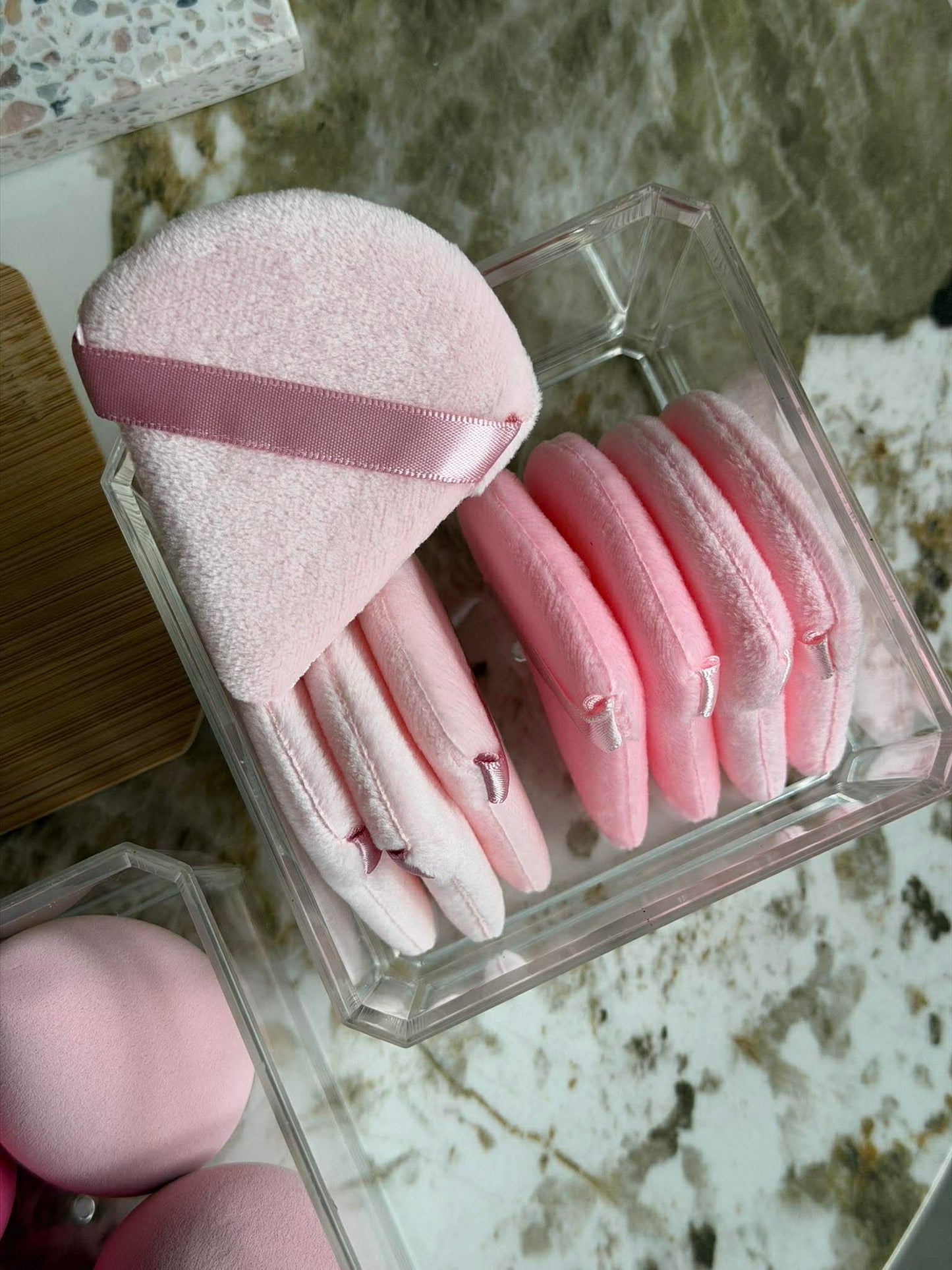 Makeup organiser med svampe - 2 lag