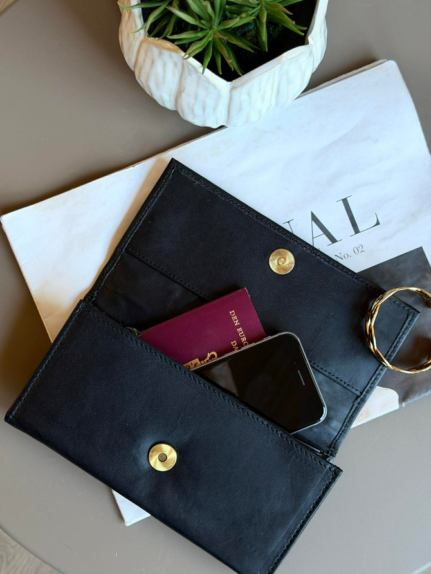 Clutch med nitter - LIMA large black