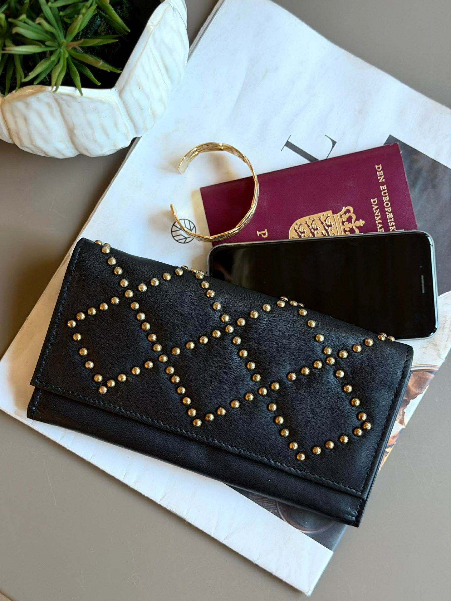 Clutch med nitter - LIMA large black