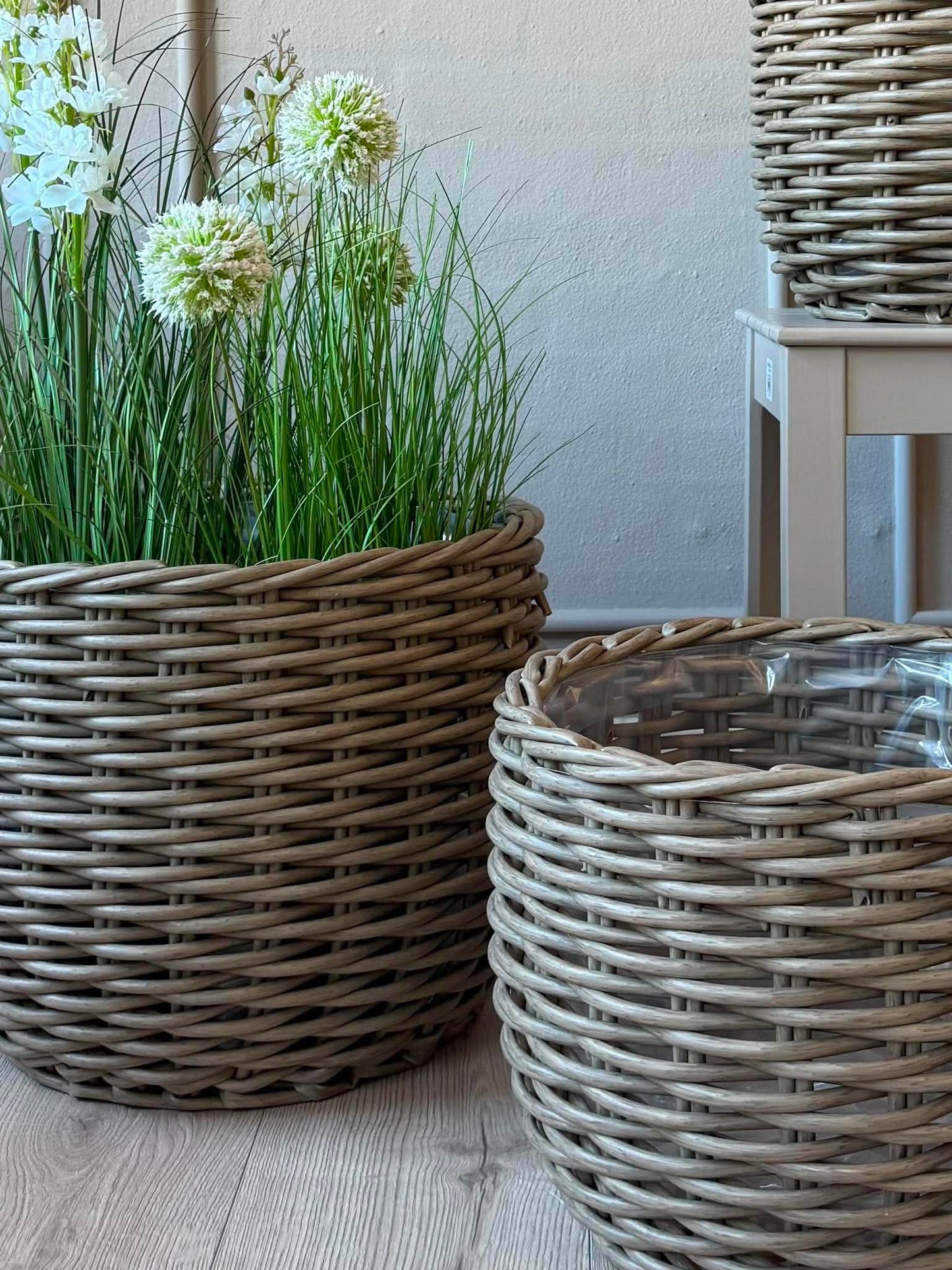 Plantekurve RATTAN Grå – Sæt med 3 størrelser