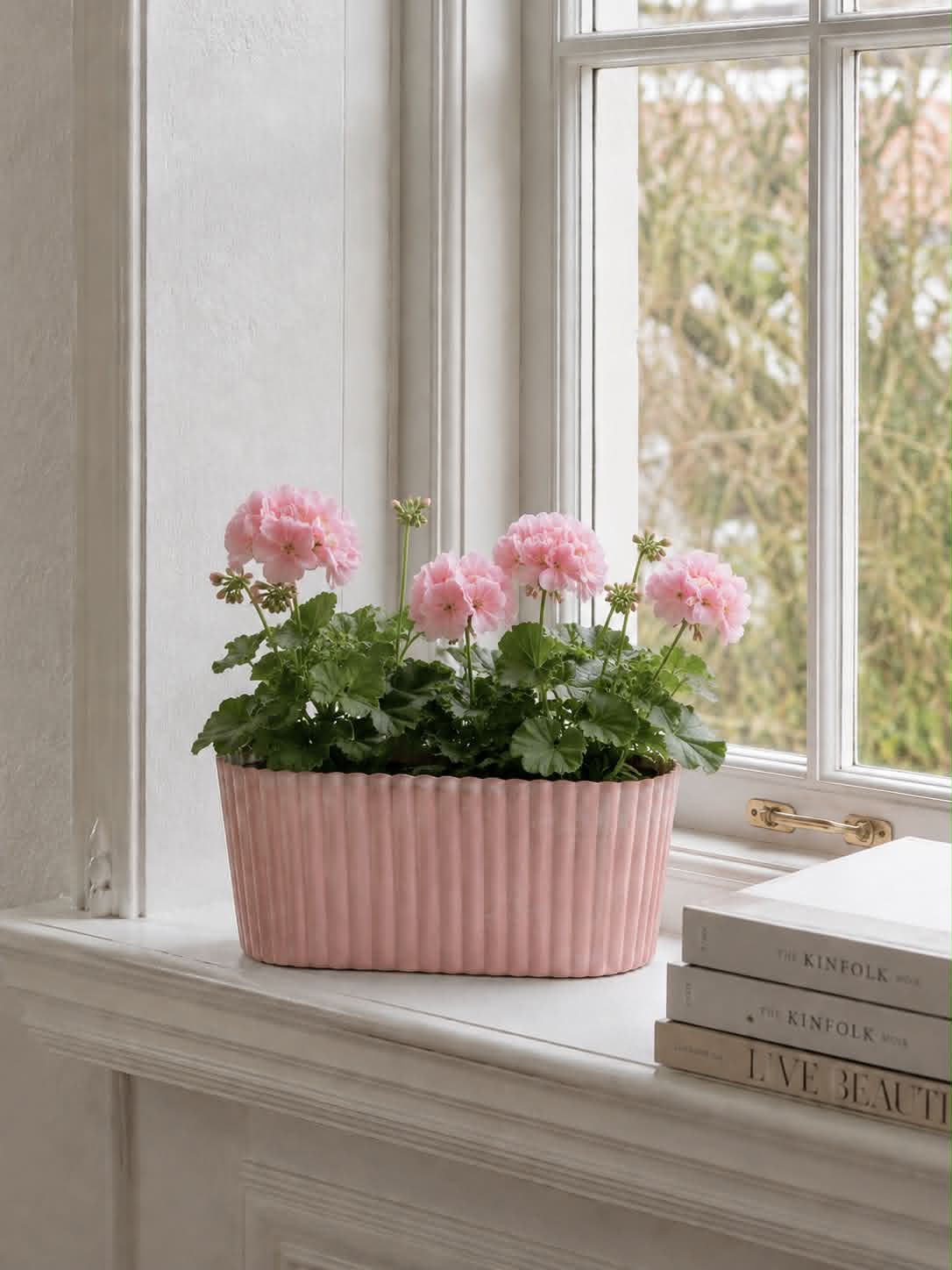 Aflang potte i beton look - Rosa