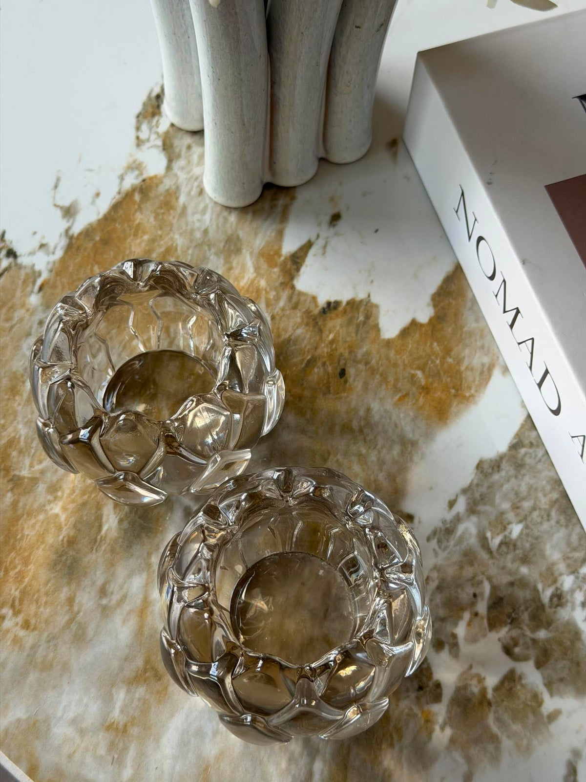 Lysestage beige lotus  - Sæt med 2 stk