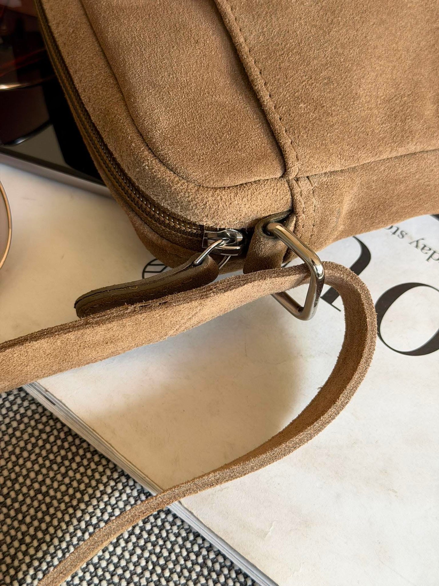 Mobiltaske Daily – Suede beige
