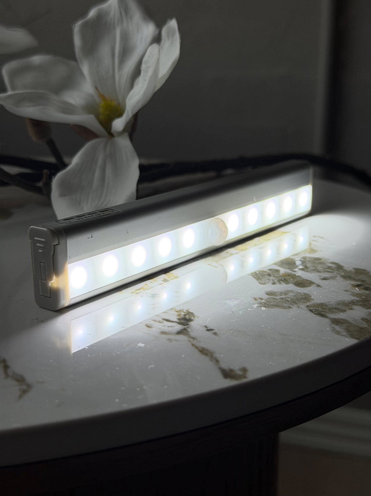 LED skabslampe med sensor