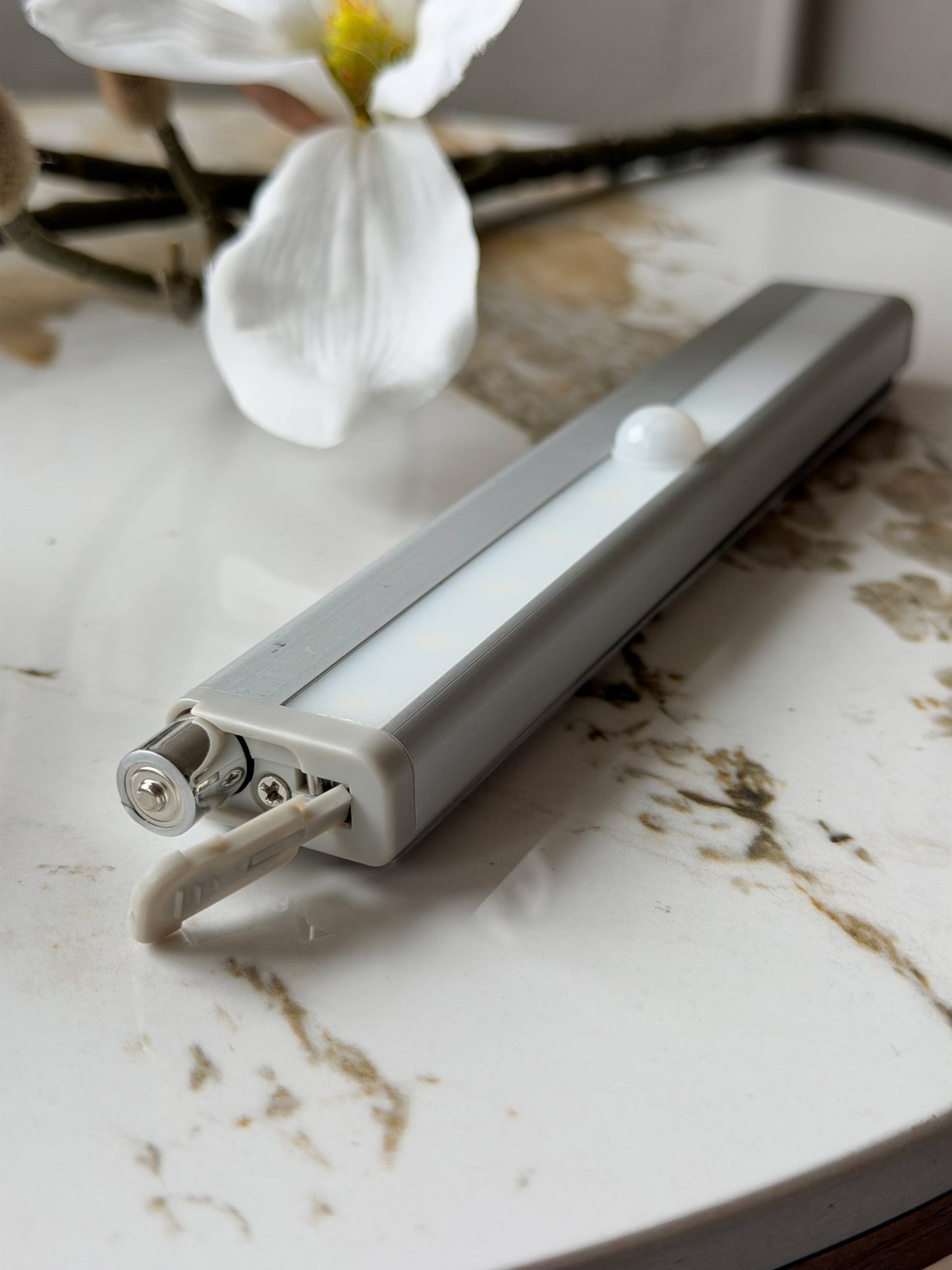 LED skabslampe med sensor