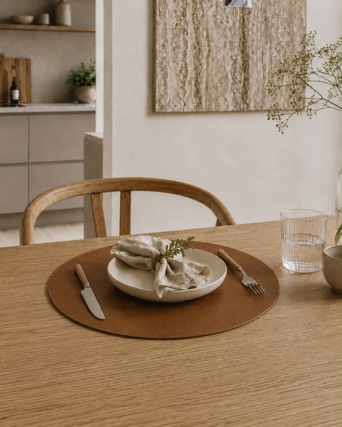 Dækkeserviet Rund – Vendbar Cognac / Natur