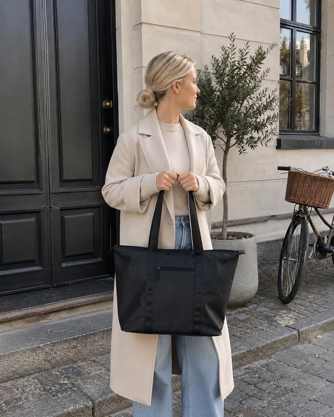 Shopper - black daisy