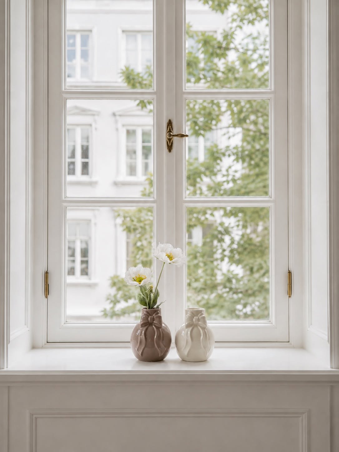 Vase med sløjfe - White