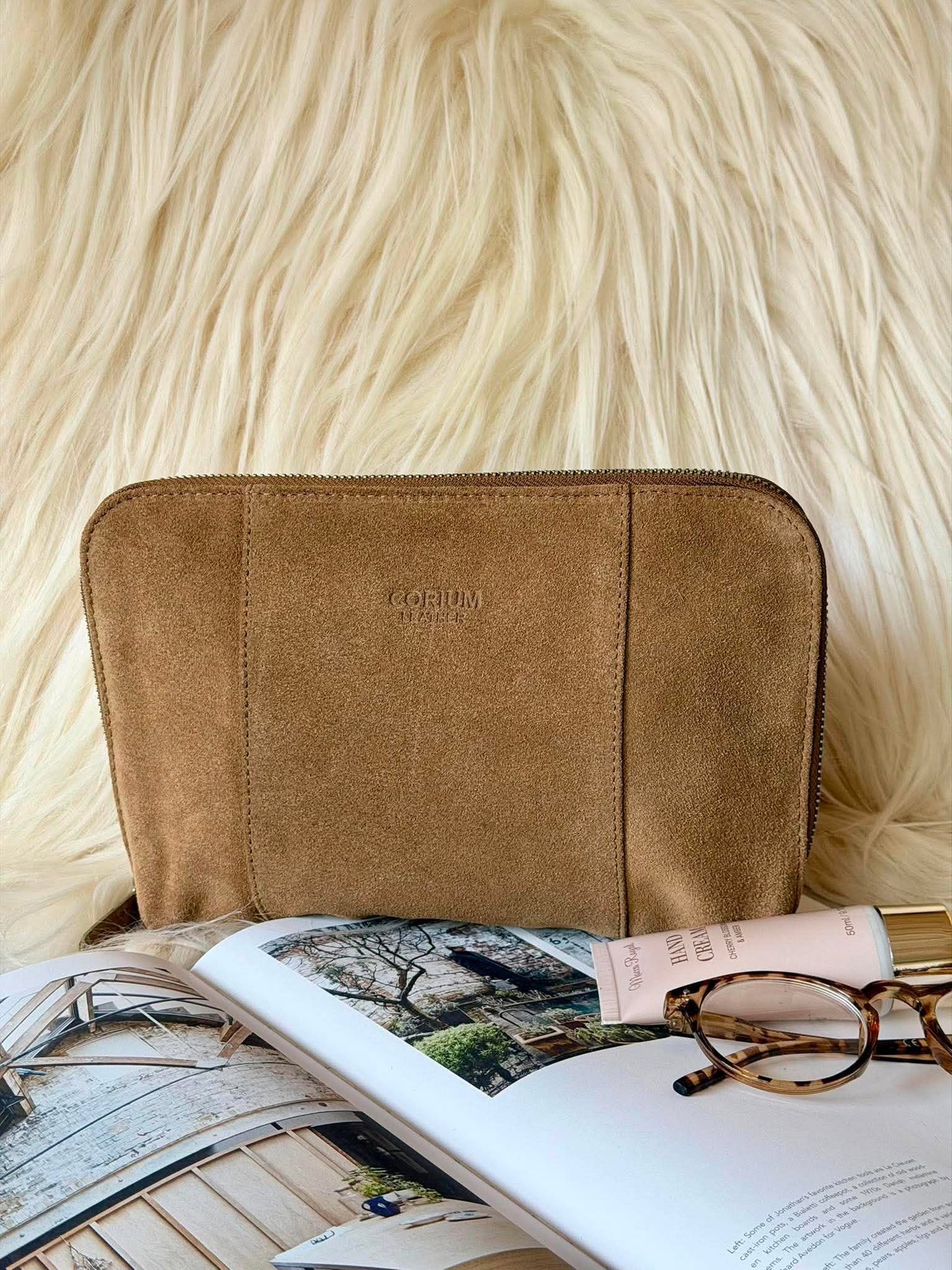 Clutch ruskind camel