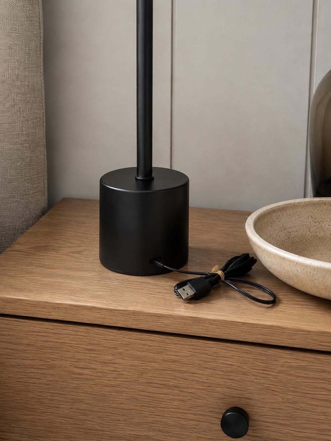LED bordlampe BLACK - genopladelig med touch