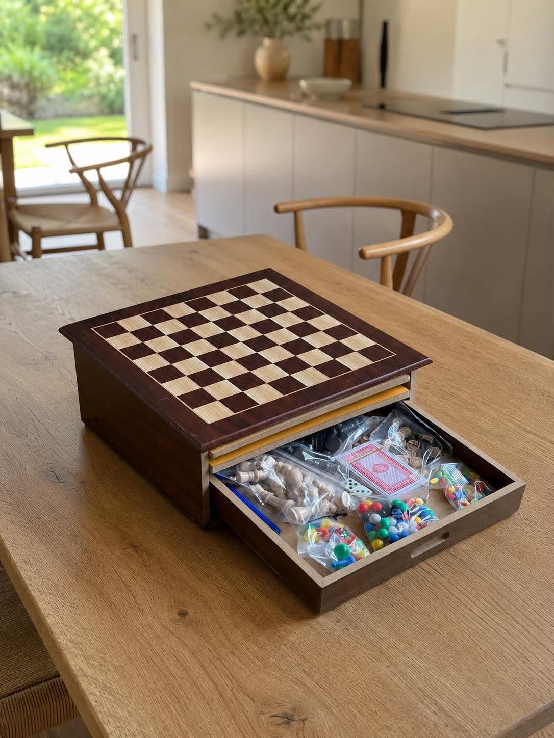 Box med 12 brætspil
