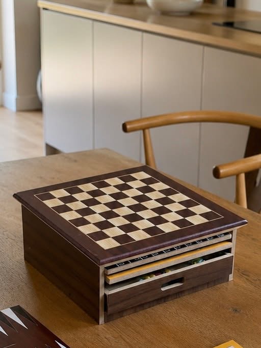 Box med 12 brætspil