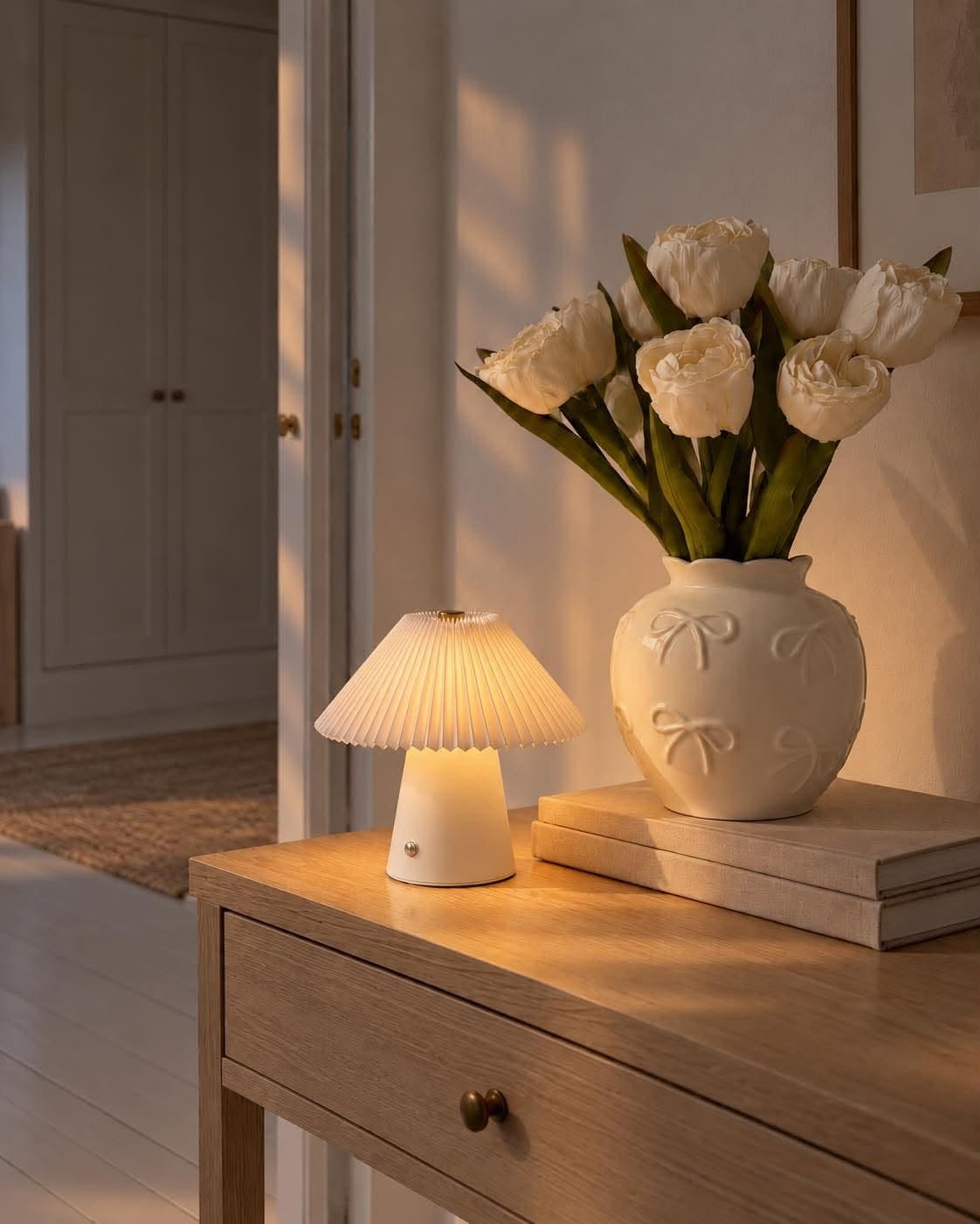 Bordlampe plisse genopladelig - Hvid