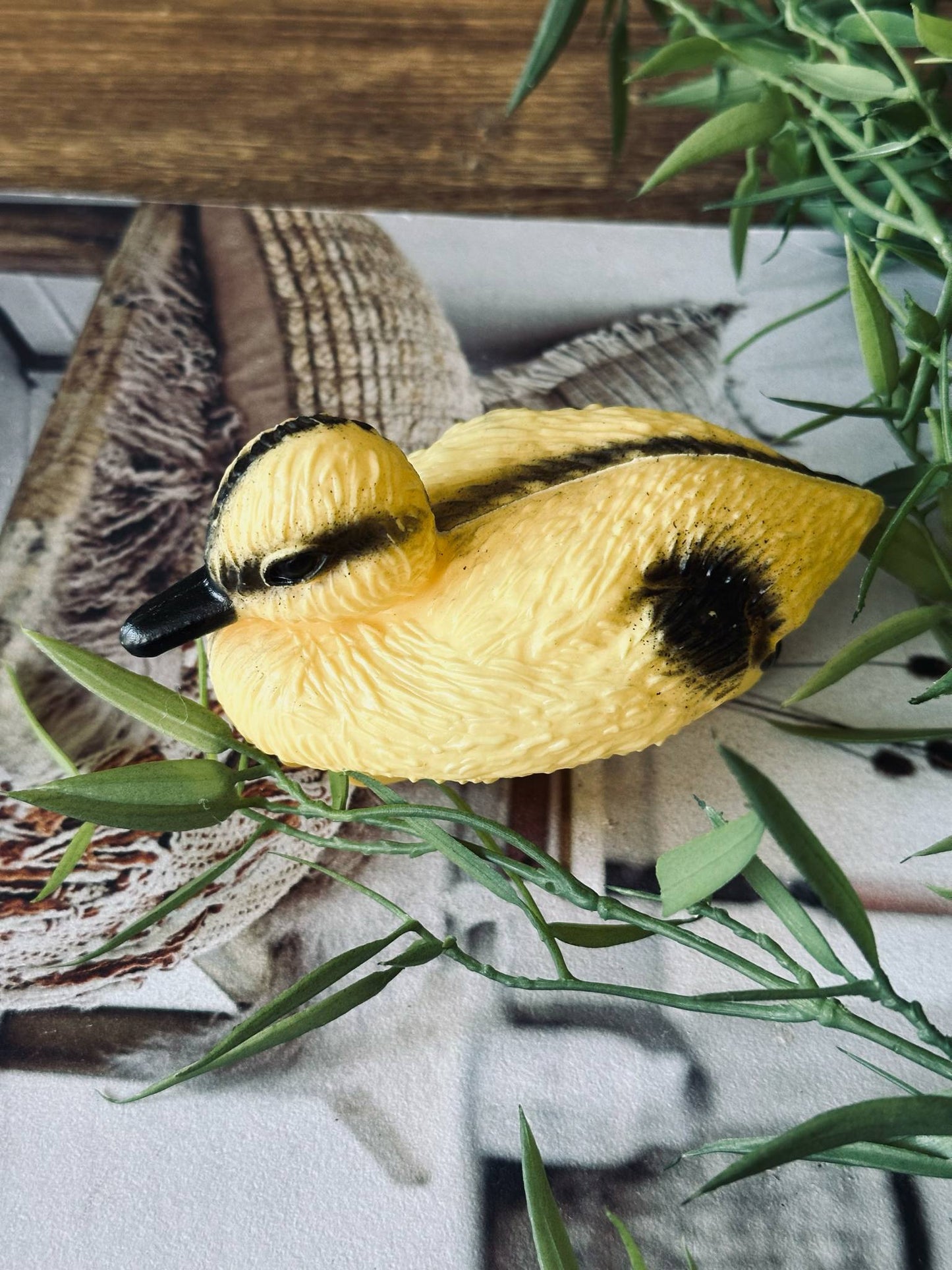 Flydeand til havedekoration