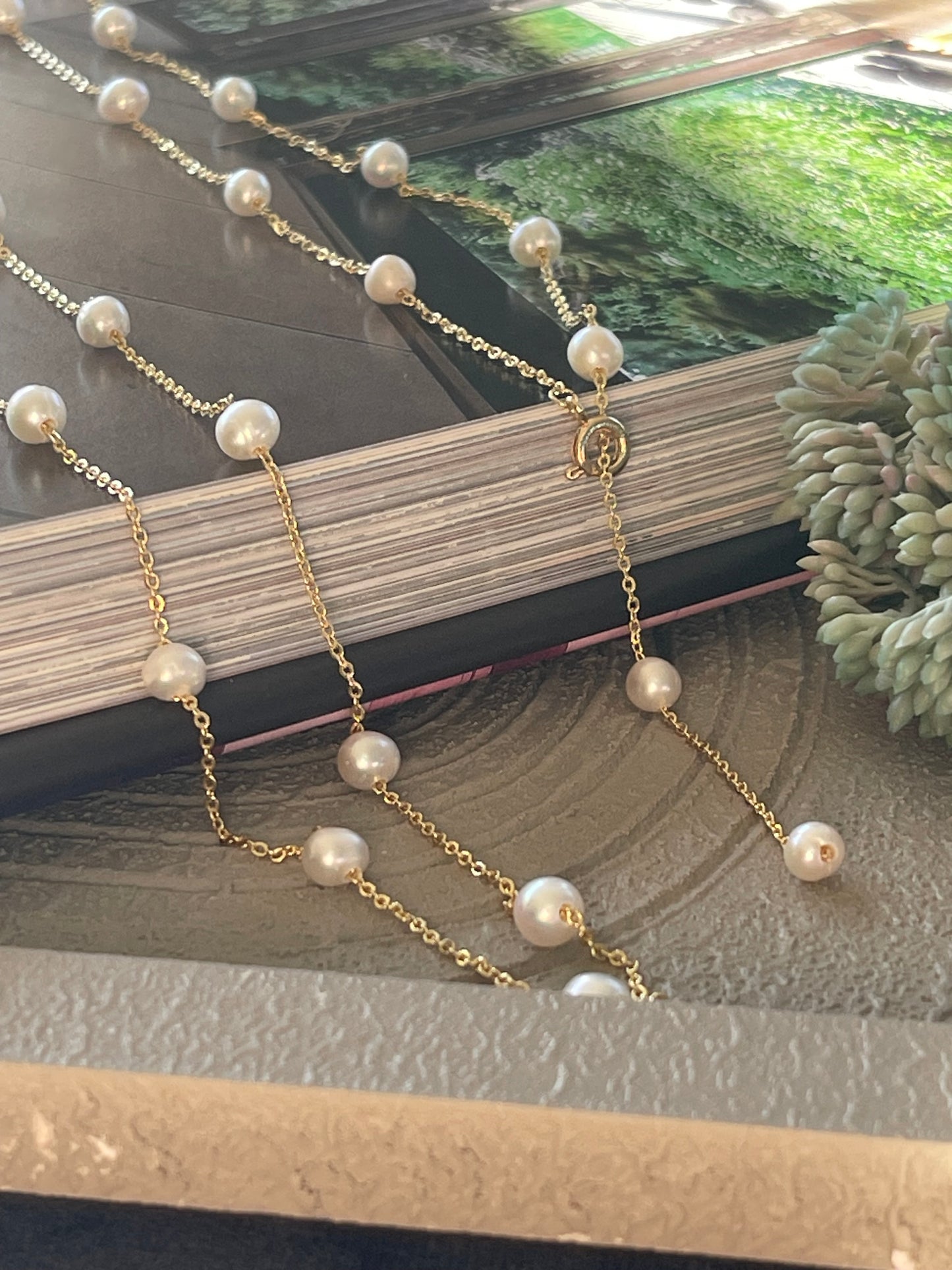 Halskæde Gry - med ferskvandsperler