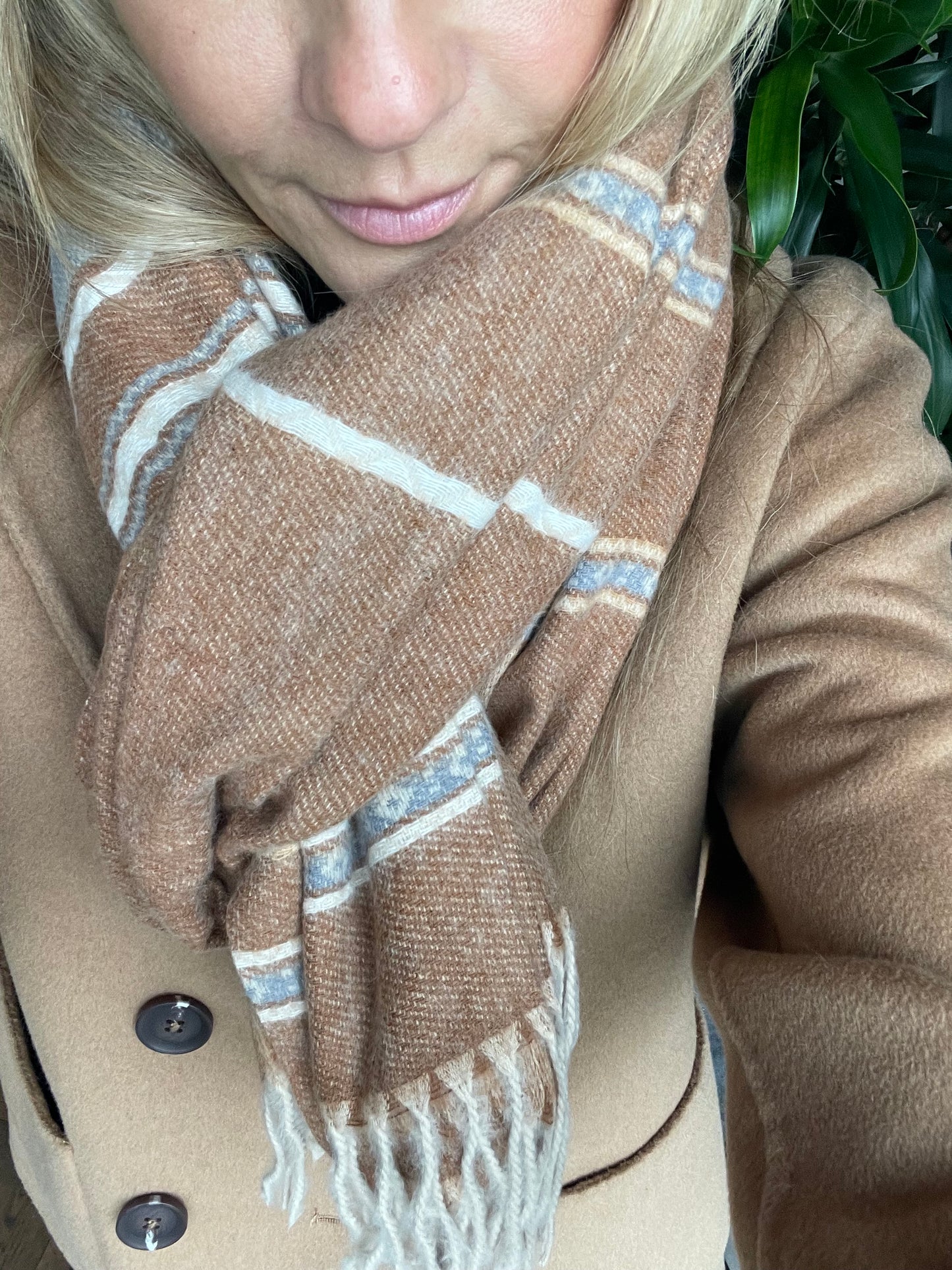 Tørklæde Sasha - Cognac Strib