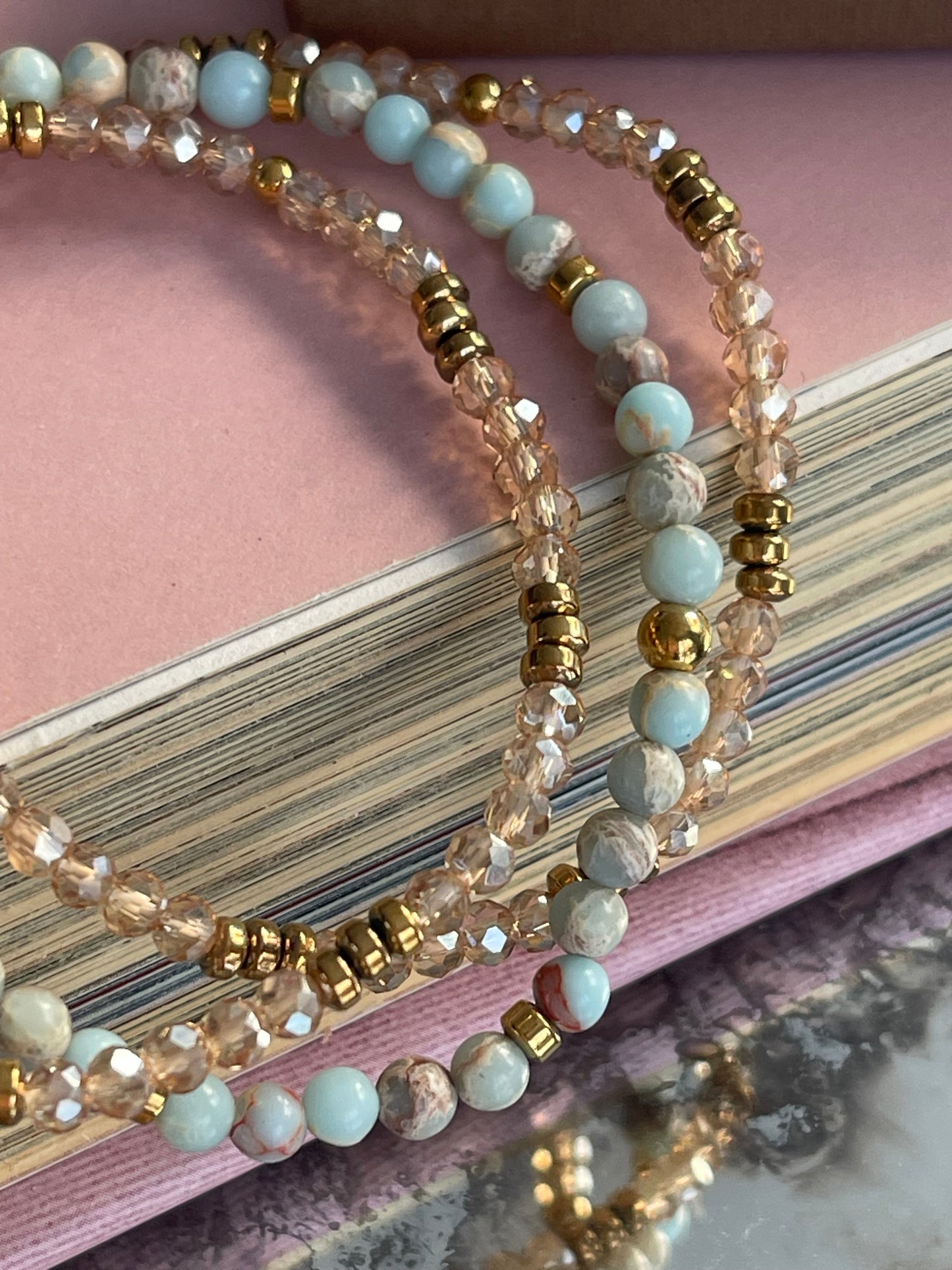 Armbånd Leah Sea Breeze/Natur – Sæt med 3 stk