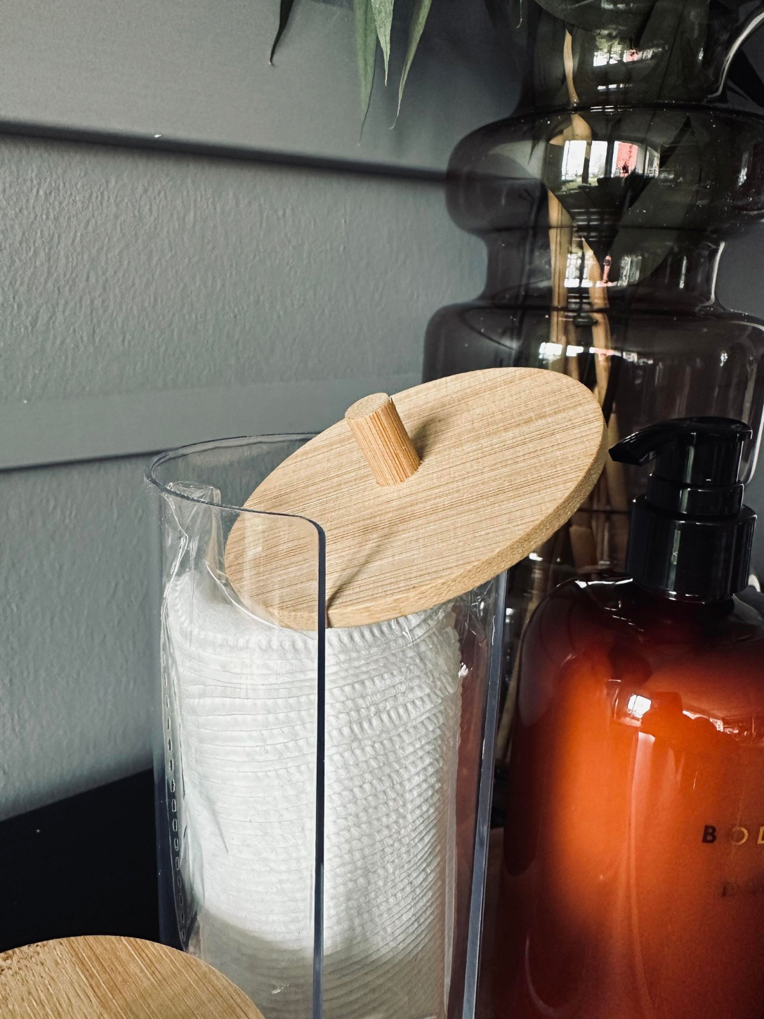 Makeup organizer - Akryl med bambuslåg