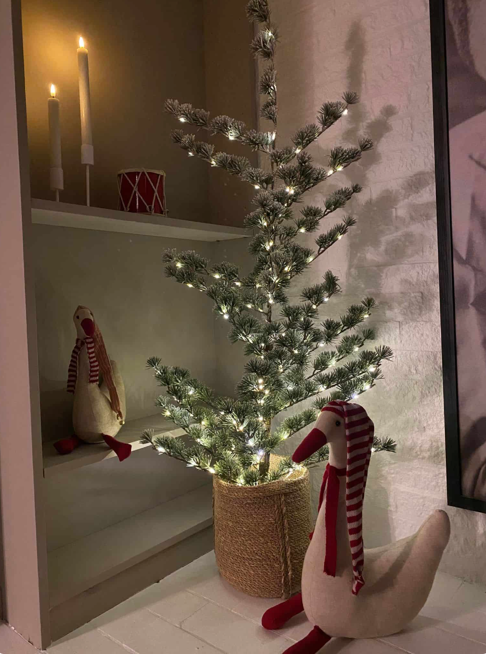 Cedertræ med sne - Ink LED lyskæde - 170 cm