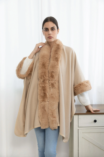 Poncho med pelskant - Beige