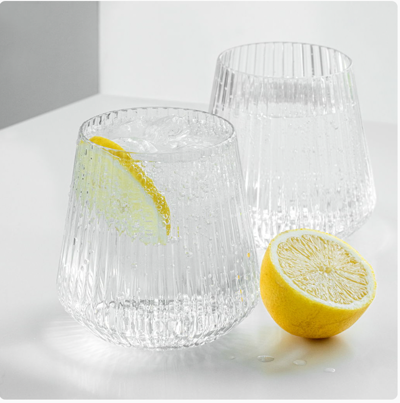 Stilrene plastikglas til hverdag og fest - 4 stk