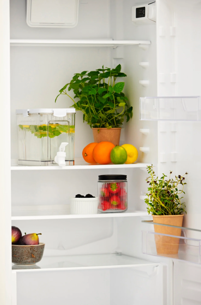 Dispenser med hane til køleskab