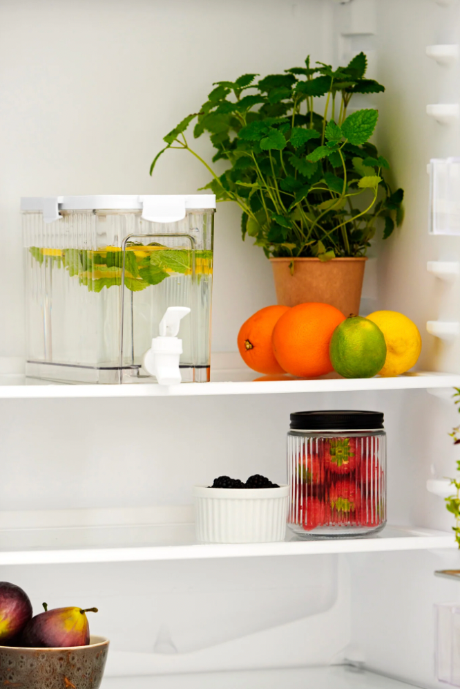 Dispenser med hane til køleskab