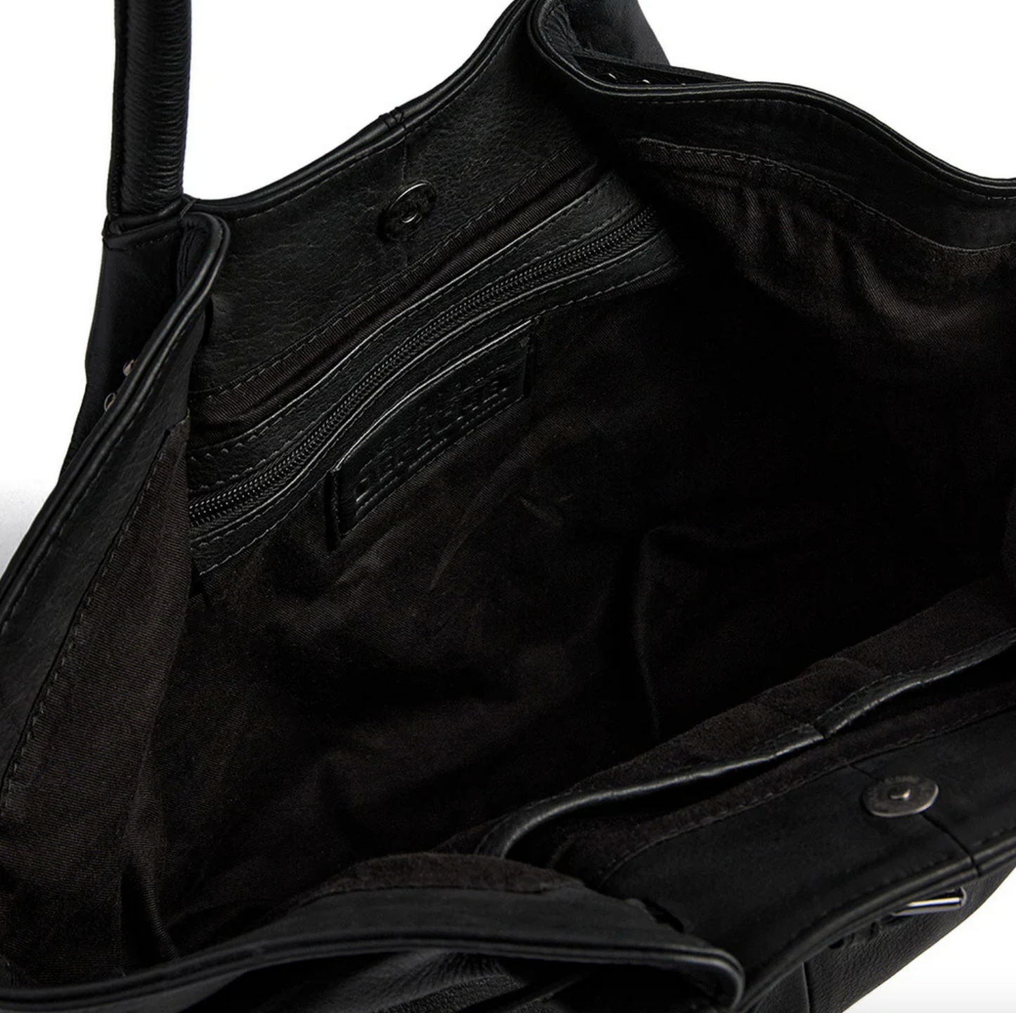 Skuldertaske med nitter - Black