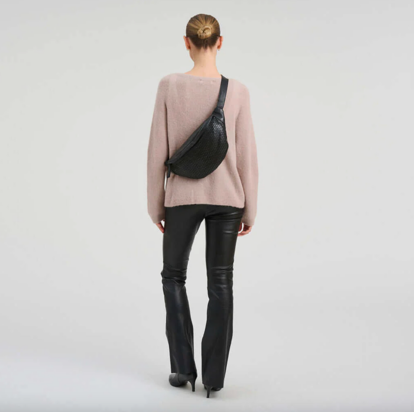 Bumbag med perforeret mønster