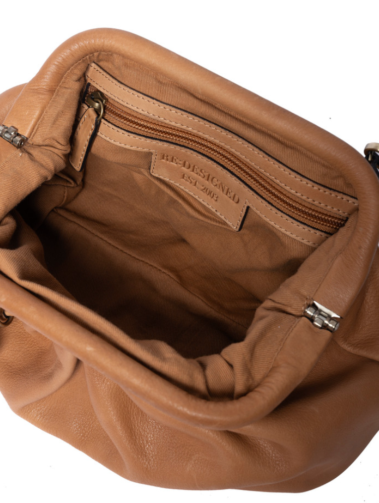 Clutch / skindtaske Noha big cognac