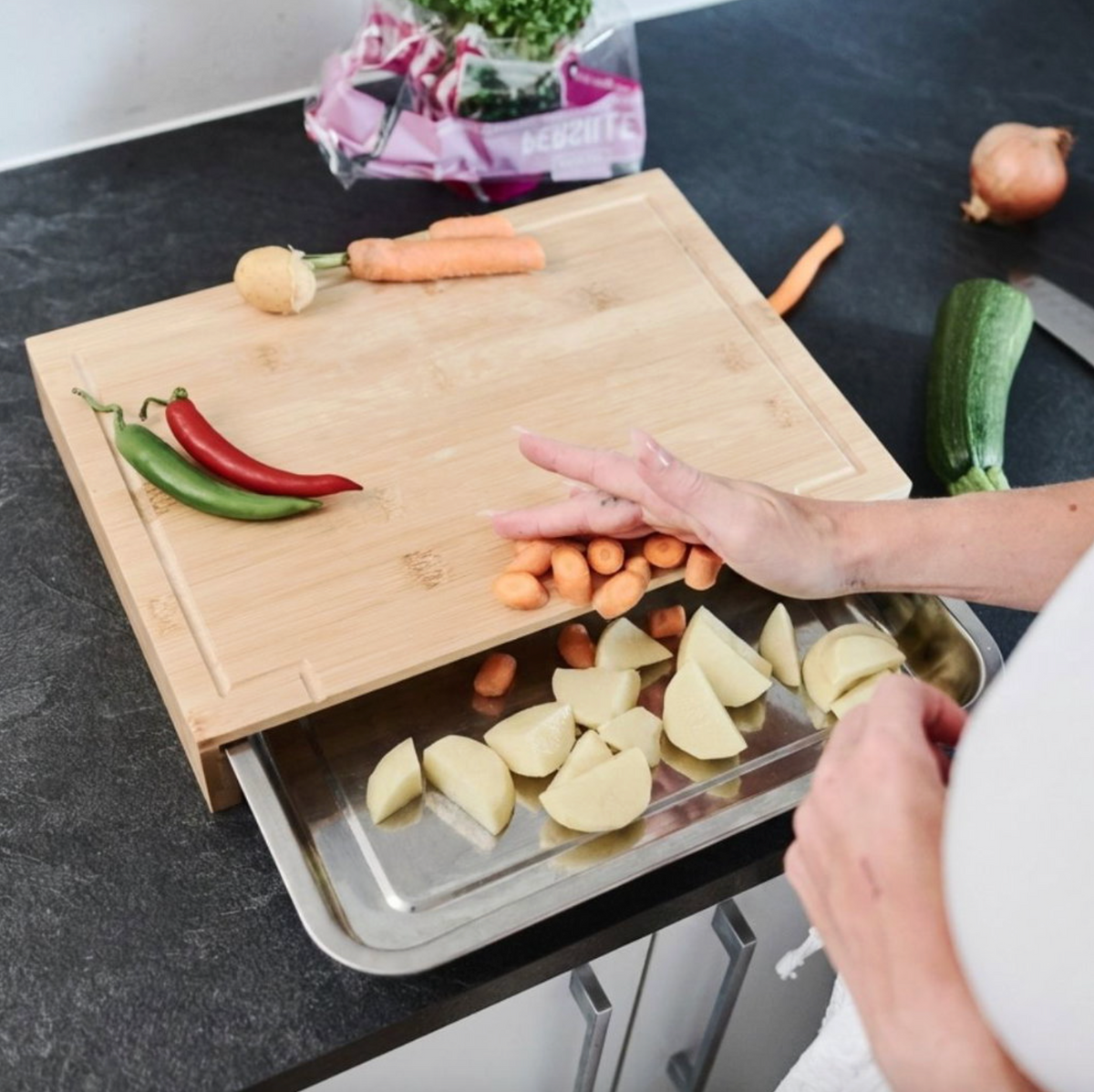 Skærebræt med bakke - Bambus