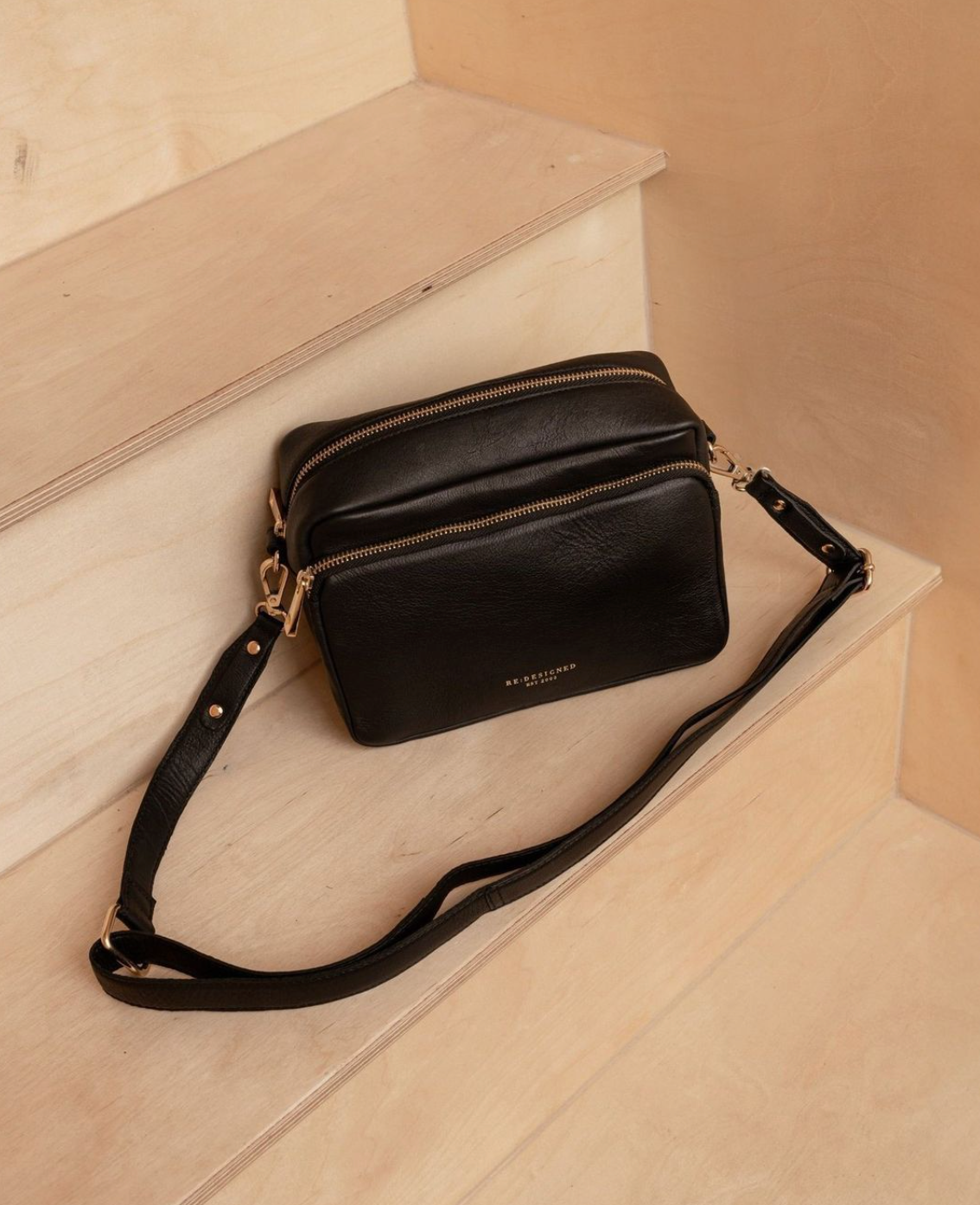 Crossover Aigo black / gold - Small