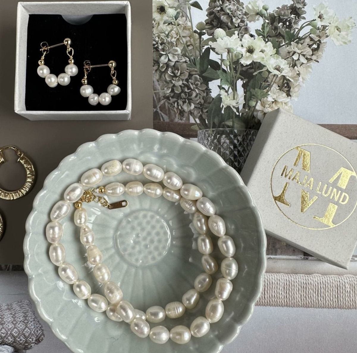 Halskæde Tinka m. Råhvide ferskvandsperler