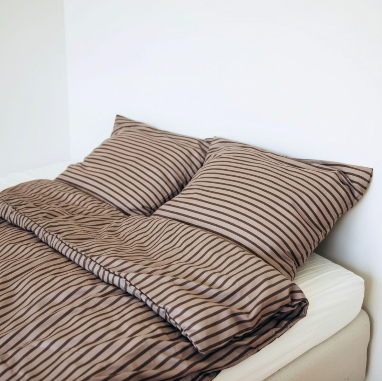 Stribet sengetøj beige strib  140x200