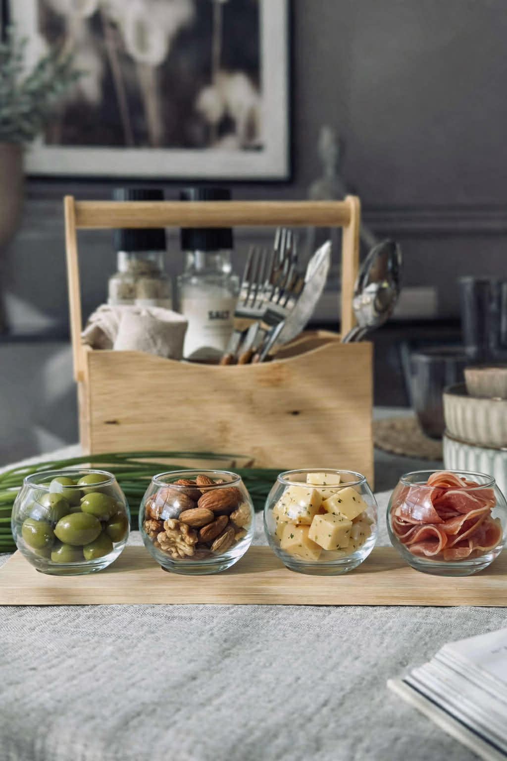 Tapas - 4 skåle og fad