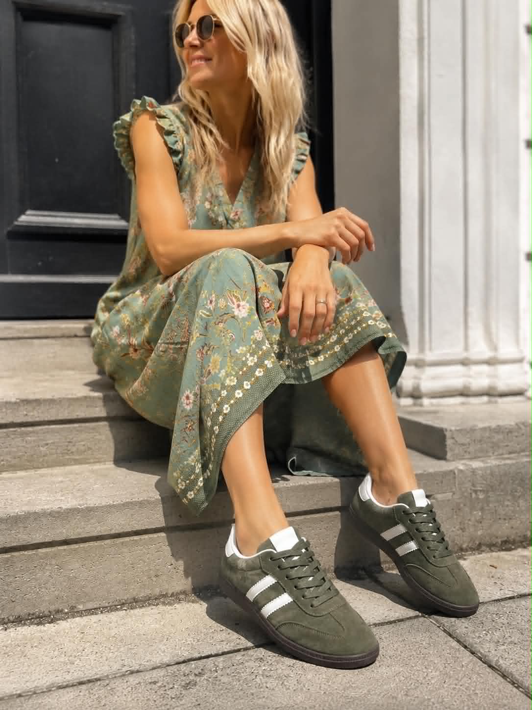 Sneakers green