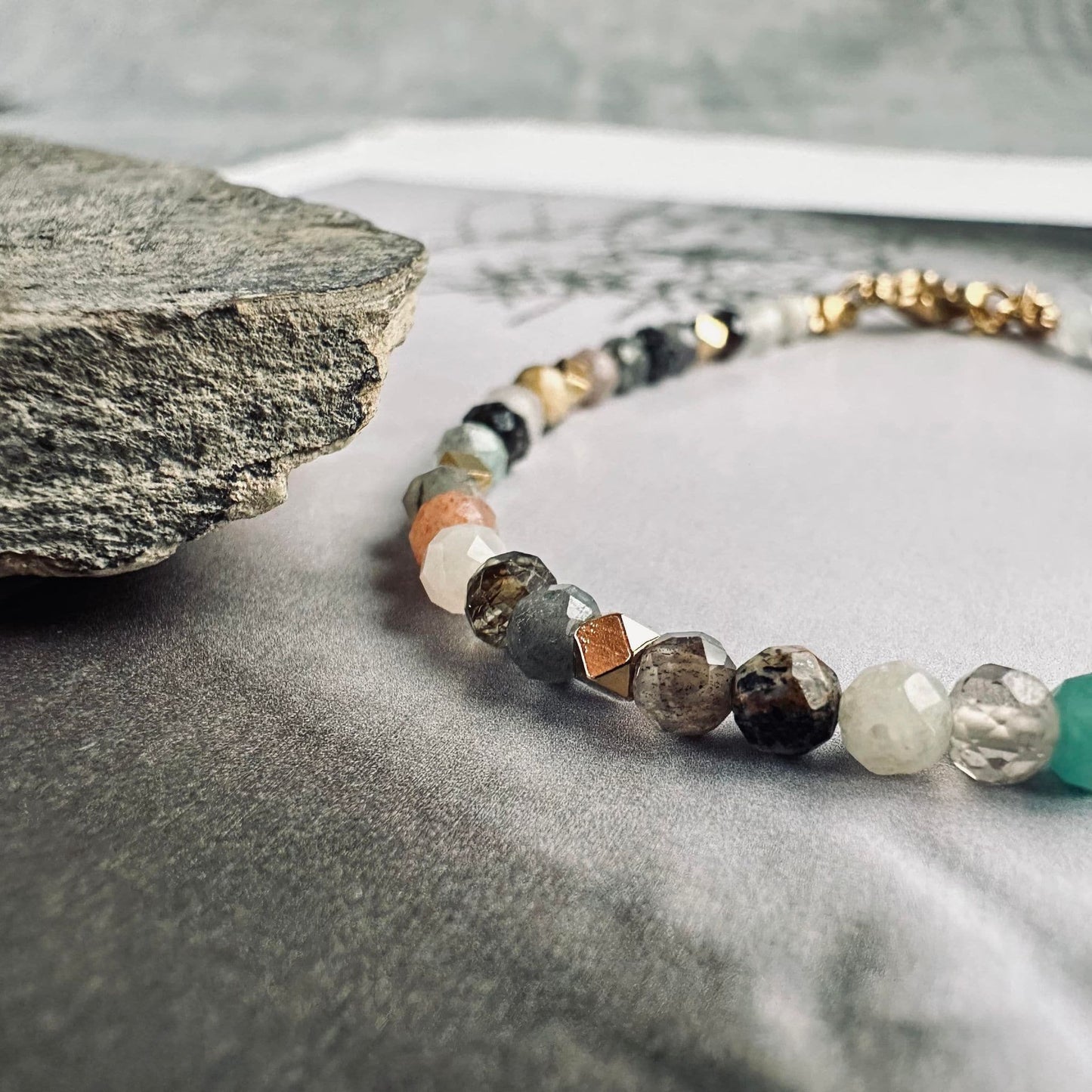 Armbånd Liv Mix Stone - VIAMAJA.DK